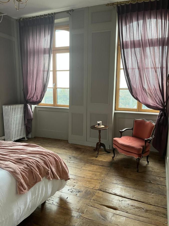 Mercier De Montigny - Les Chambres Du Beffroi - Spa Et Massage Fougeres Exterior photo